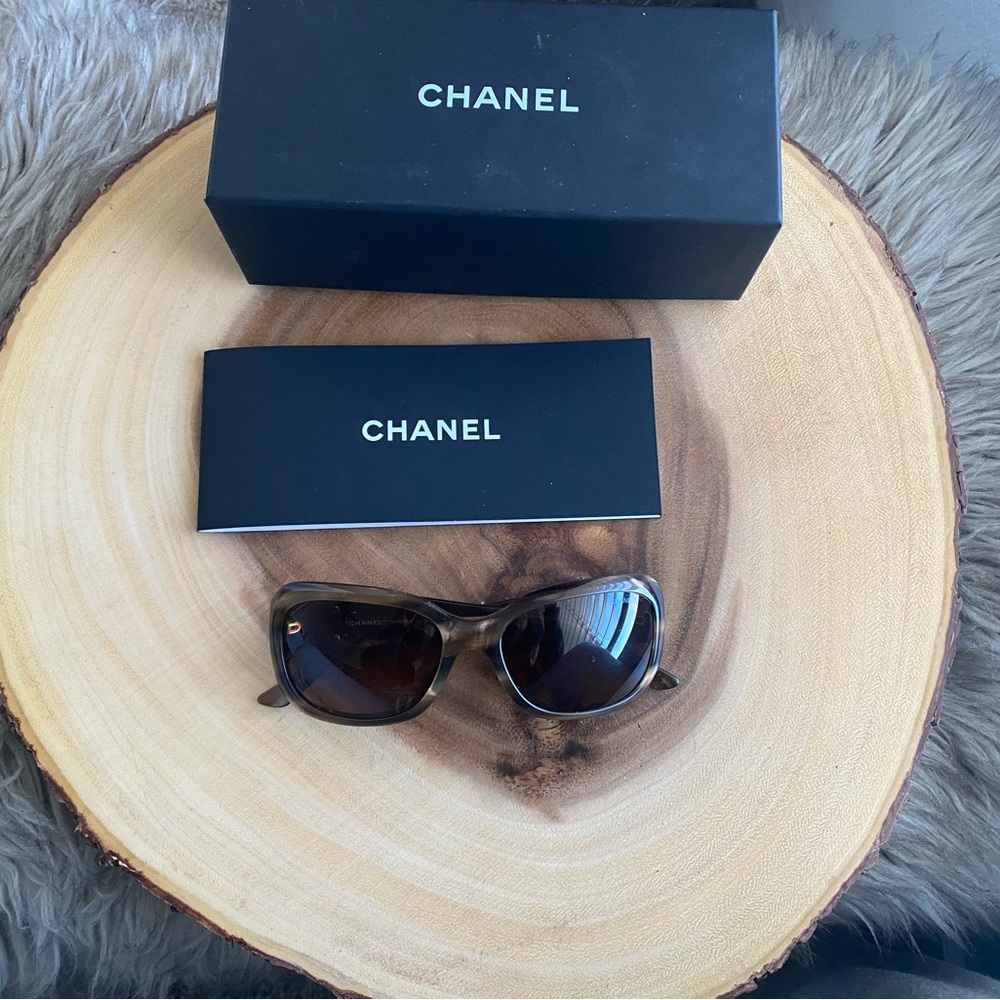 Authentic Vintage Chanel Light Tortoise Sunglasses 5102 c8717/73 54.17 135